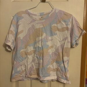 Hollister Pastel Camo Short Sleeve Cropped Shirt | Women's Medium